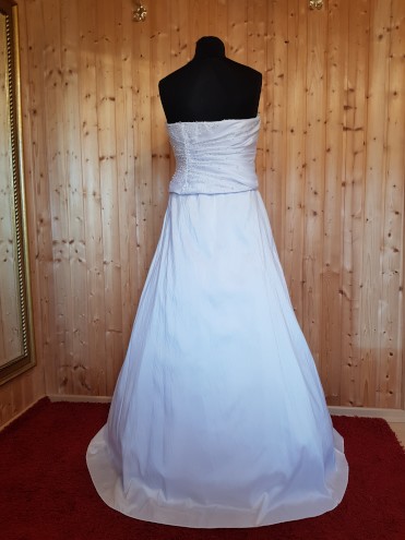 Prinzessinnenkleid BK15-13350 hinten aus Bea's Hochzeits-Boutique